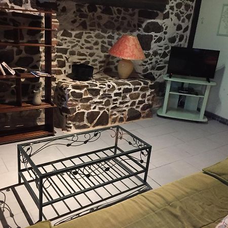 Gites Au Clos Du Lit Saint-Aaron Bagian luar foto