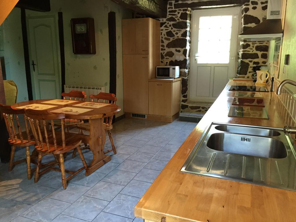 Gites Au Clos Du Lit Saint-Aaron Bagian luar foto