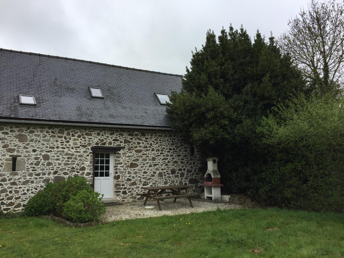 Gites Au Clos Du Lit Saint-Aaron Bagian luar foto