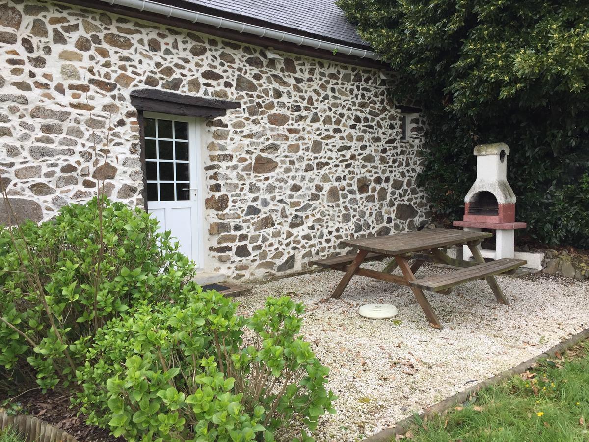 Gites Au Clos Du Lit Saint-Aaron Bagian luar foto