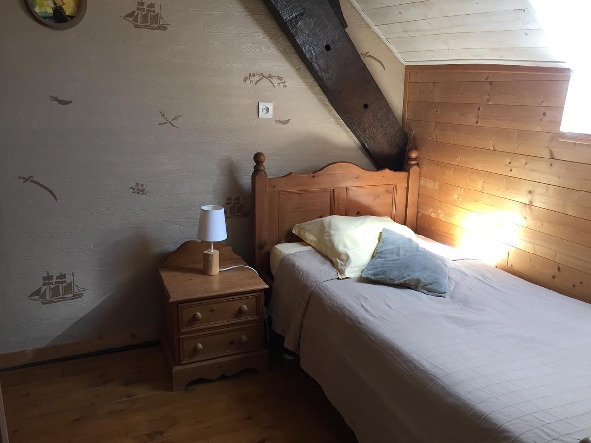 Gites Au Clos Du Lit Saint-Aaron Bagian luar foto