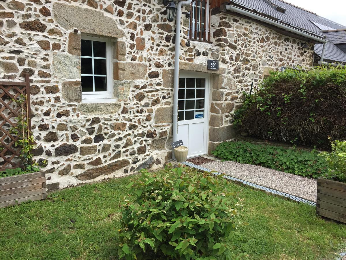 Gites Au Clos Du Lit Saint-Aaron Bagian luar foto