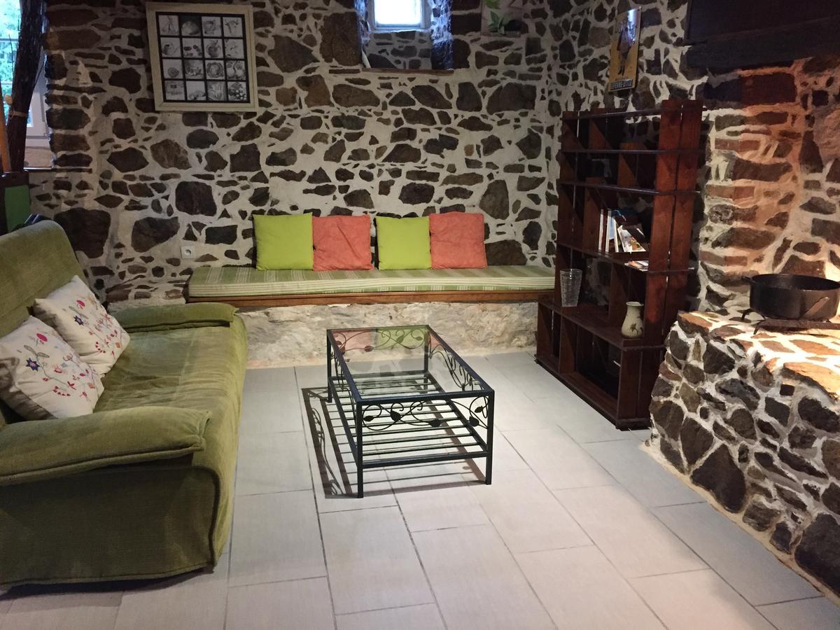 Gites Au Clos Du Lit Saint-Aaron Bagian luar foto