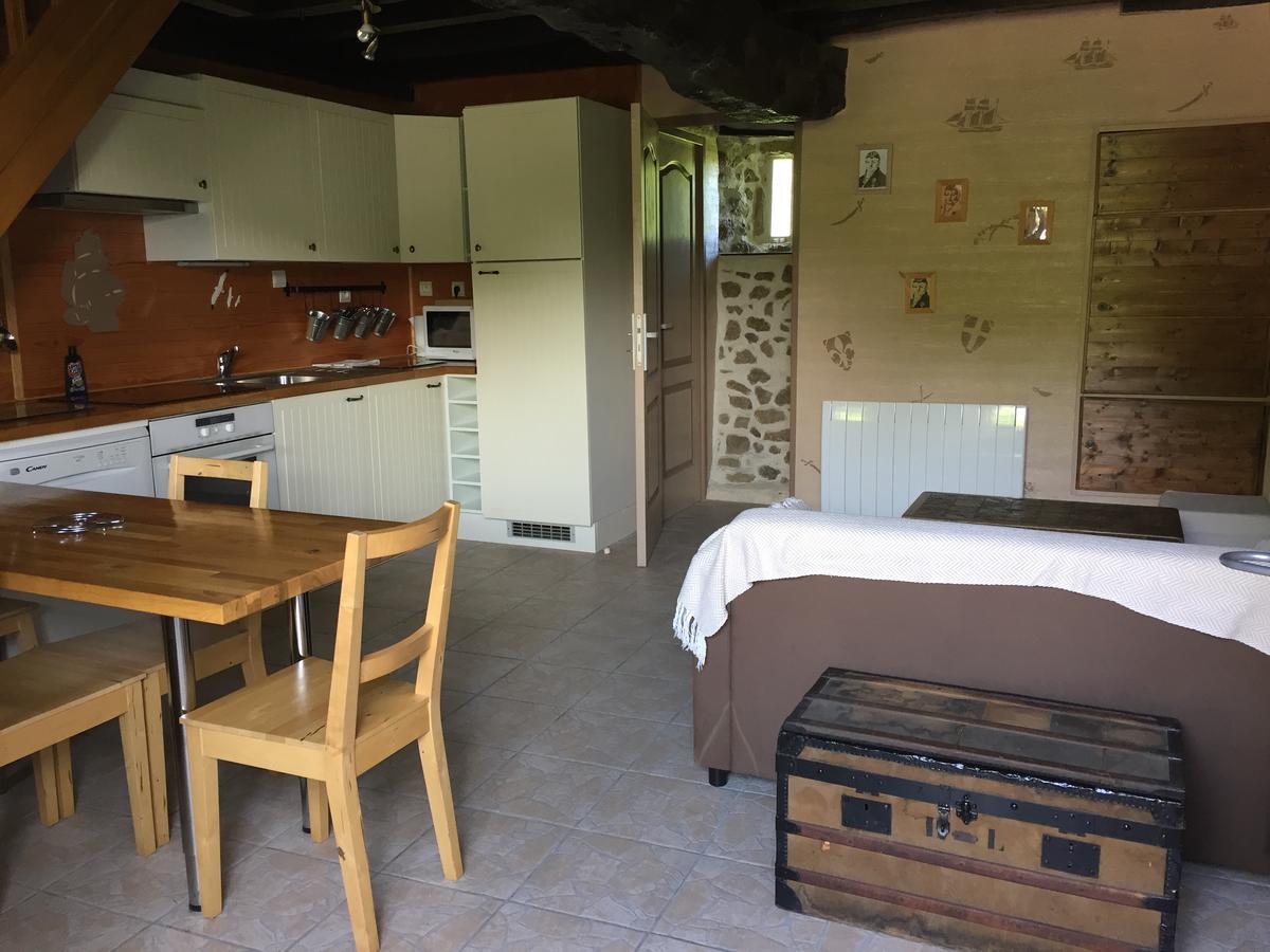 Gites Au Clos Du Lit Saint-Aaron Bagian luar foto