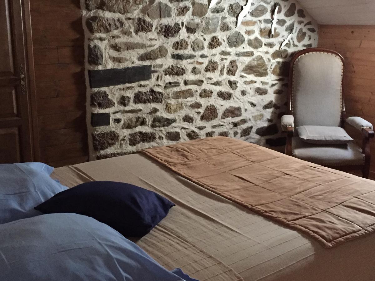 Gites Au Clos Du Lit Saint-Aaron Bagian luar foto