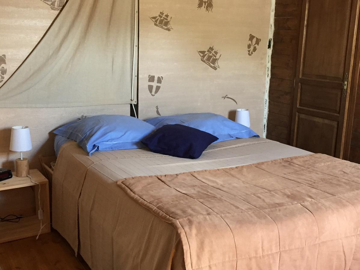 Gites Au Clos Du Lit Saint-Aaron Bagian luar foto