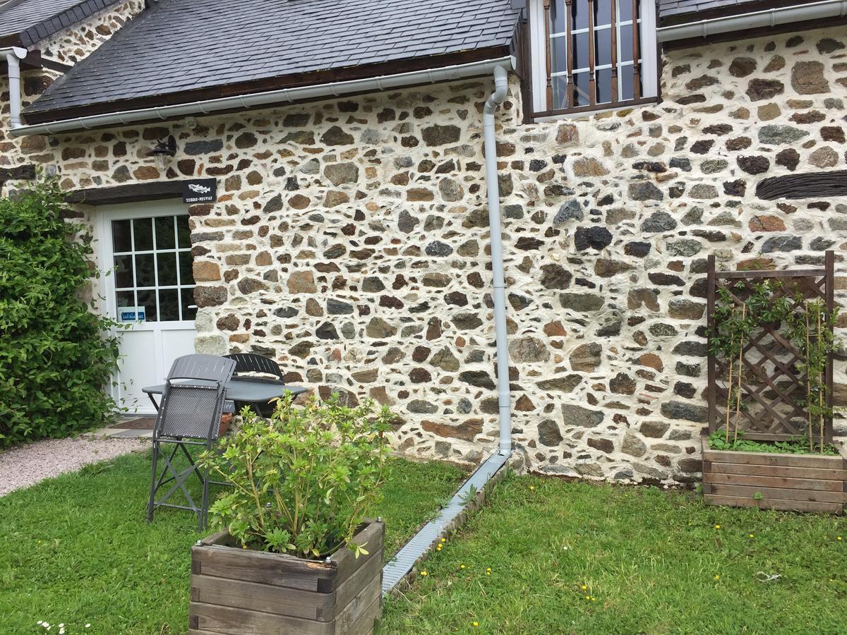 Gites Au Clos Du Lit Saint-Aaron Bagian luar foto